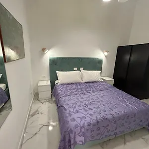 https://guesthouse-dahlia-rossa.it-romehotels.com